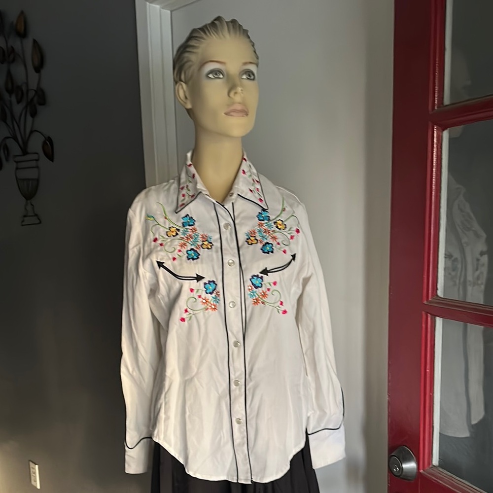Scully White Shirt with Floral Embroidery